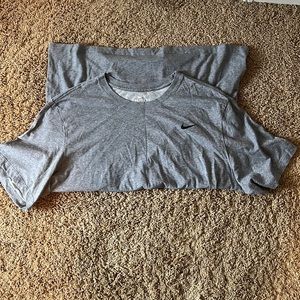 Me a Nike short sleeve T size 2XL